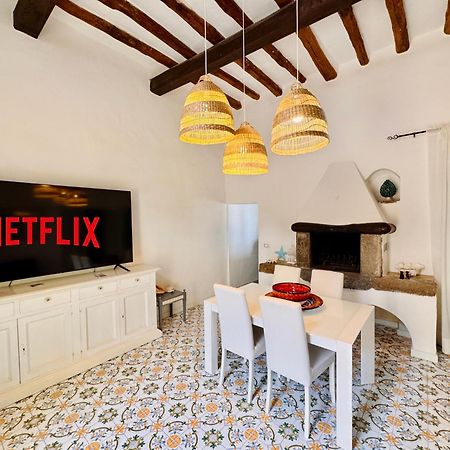 Villa Pomelia, Villa Nel Corso Di Santa Marina Salina A 50 Mt Dal Mare Exteriör bild