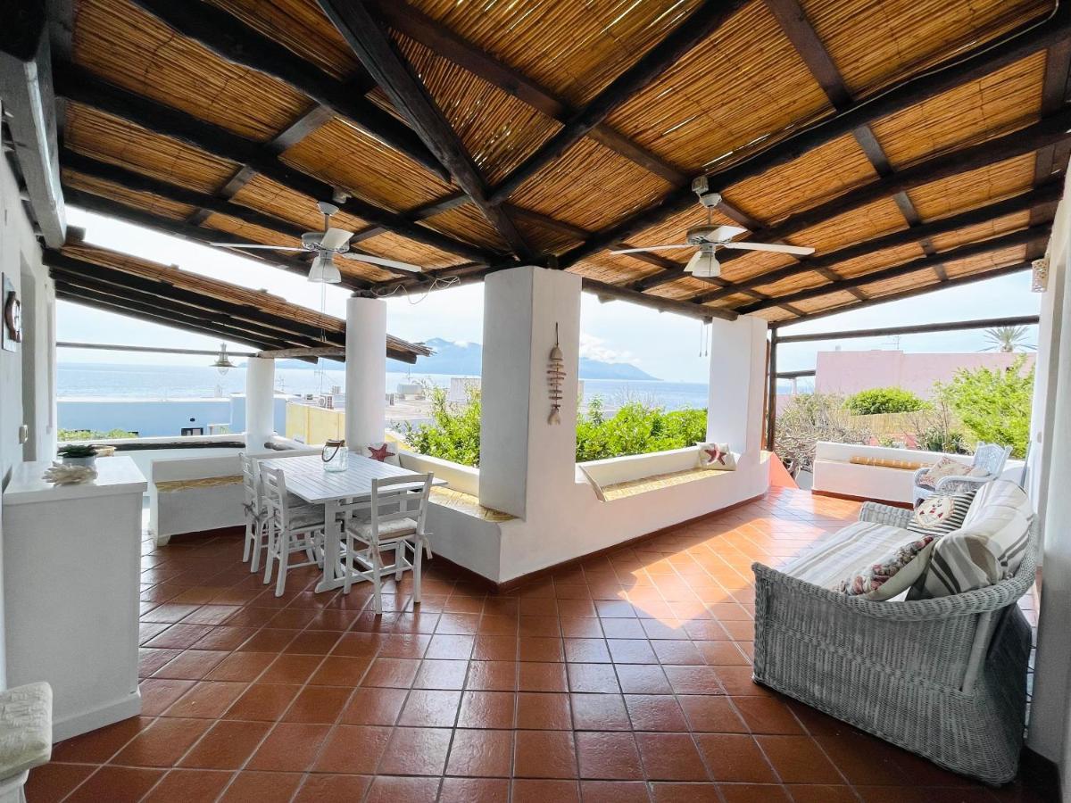 Villa Pomelia, Villa Nel Corso Di Santa Marina Salina A 50 Mt Dal Mare Exteriör bild