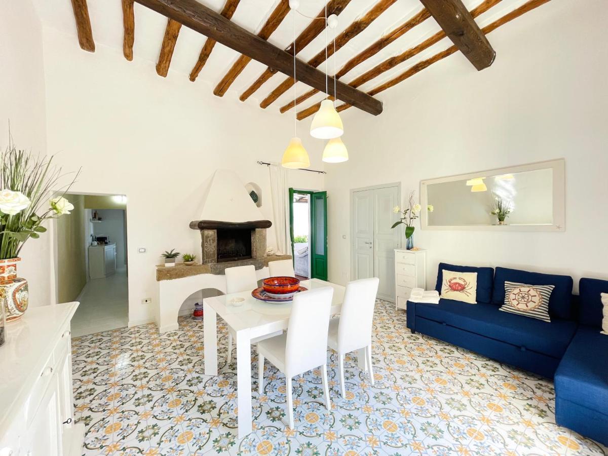 Villa Pomelia, Villa Nel Corso Di Santa Marina Salina A 50 Mt Dal Mare Exteriör bild
