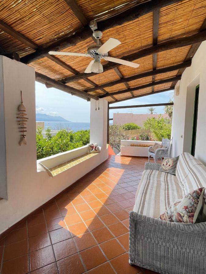 Villa Pomelia, Villa Nel Corso Di Santa Marina Salina A 50 Mt Dal Mare Exteriör bild